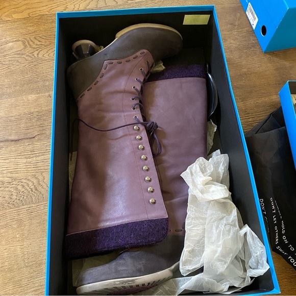 Retired Fluevog Optimist tall lace up boot w/ dust bag and box - Picture 2 of 14